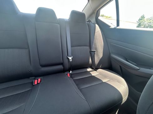 Used 2025 Nissan Altima 2.5 SV FWD image 37