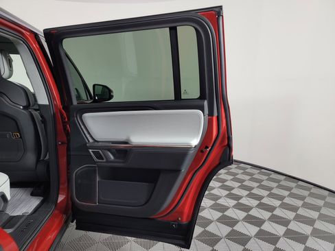 Used 2023 Rivian R1S Launch Edition image 19