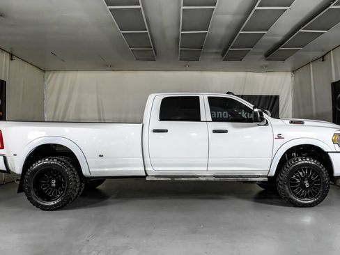 Used 2024 RAM 3500 Tradesman w/ Chrome Appearance Group AWD/4WD image 6