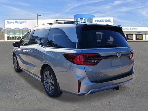 New 2026 Honda Odyssey Touring image 3