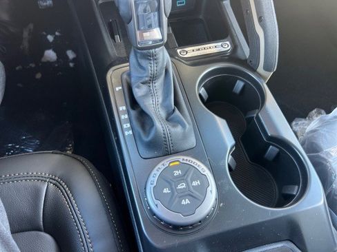 New 2025 Ford Bronco Badlands w/ Sasquatch Package image 14