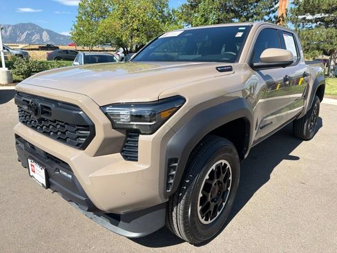 Used 2026 Toyota Tacoma TRD Off-Road w/ TRD Off Road Premium Package AWD/4WD image 4