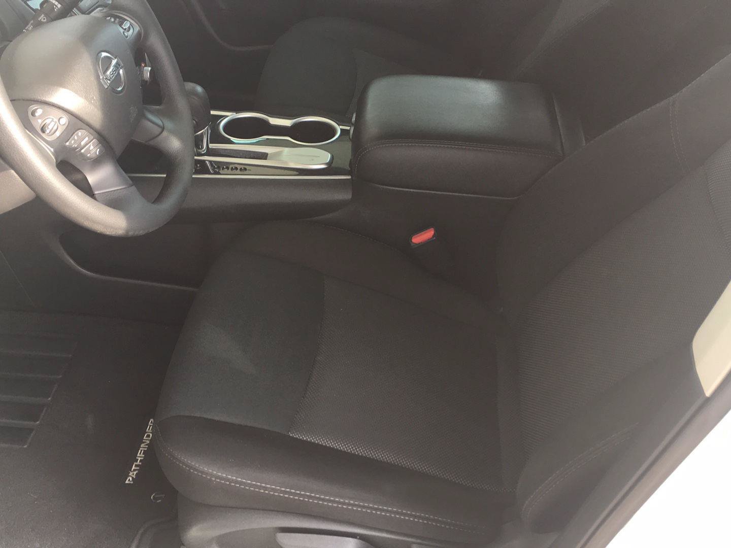 Used 2020 Nissan Pathfinder S FWD image 29