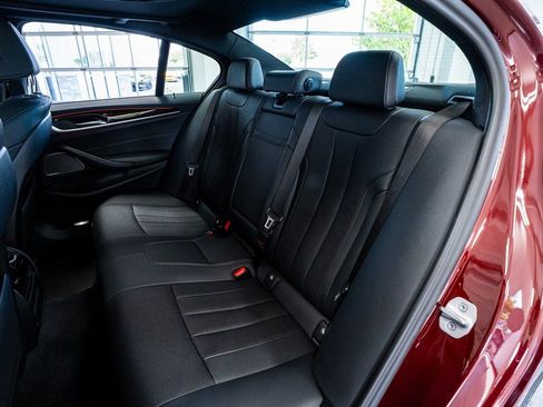 Used 2023 BMW 530e xDrive image 59