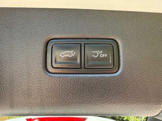 Used 2024 Kia Carnival EX FWD image 18