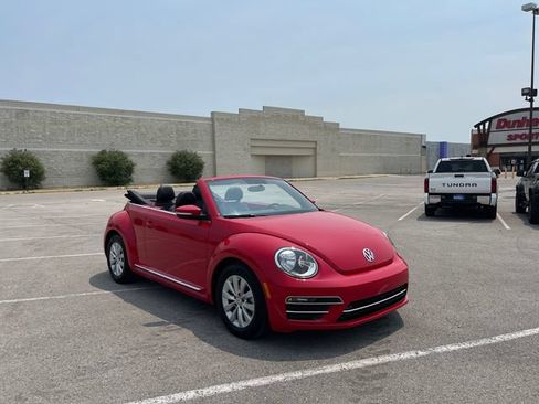 Used 2019 Volkswagen Beetle 2.0T FWD image 18