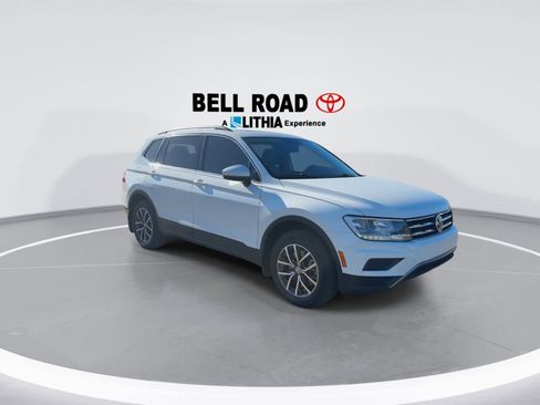 Used 2019 Volkswagen Tiguan SE w/ Panoramic Sunroof Package image 2