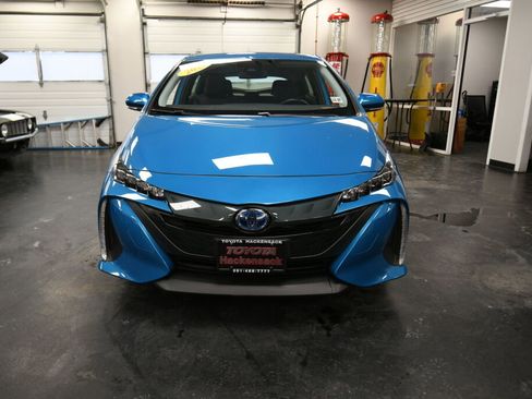 Certified 2022 Toyota Prius Prime XLE image 2