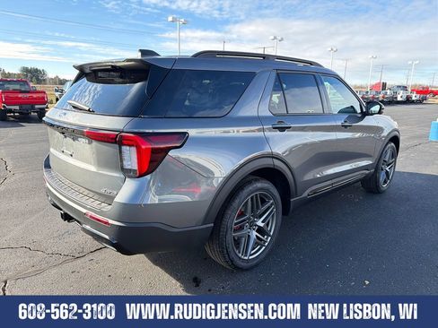 New 2026 Ford Explorer ST-Line w/ ST-Line Street Pack AWD/4WD image 5