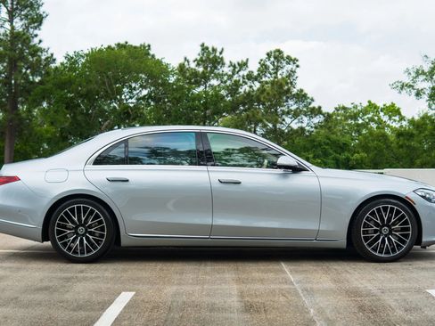 Used 2023 Mercedes-Benz S 580 4MATIC Sedan w/ Warmth & Comfort Package image 16