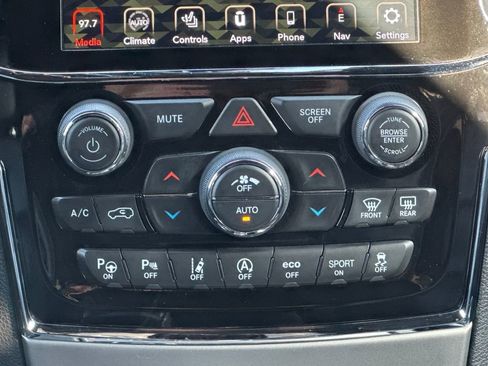 Used 2020 Jeep Grand Cherokee Overland image 26