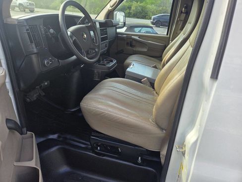 Used 2012 Chevrolet Express 3500 RWD image 14