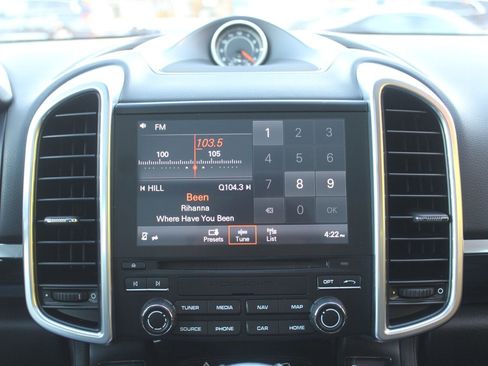 Used 2017 Porsche Cayenne Platinum Edition image 38