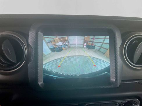 Used 2021 Jeep Wrangler Unlimited Sport image 12