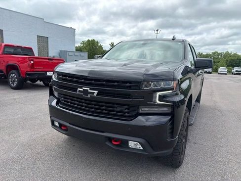 Used 2021 Chevrolet Silverado 1500 LT Trail Boss w/ LPO, Dark Essentials Package AWD/4WD image 4