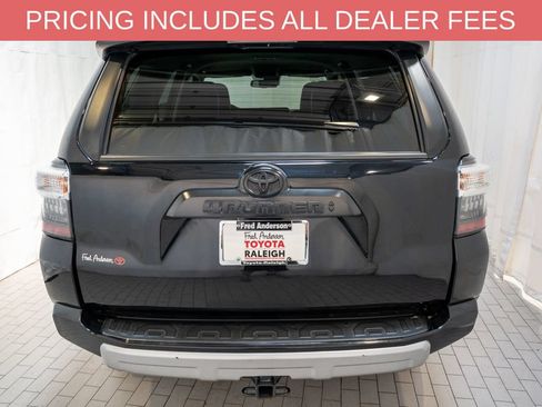 Used 2022 Toyota 4Runner TRD Off-Road Premium AWD/4WD image 4