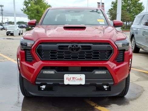 Used 2025 Toyota Tacoma TRD Sport RWD image 2