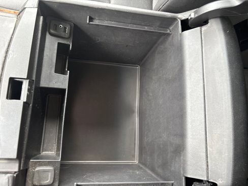 Used 2020 Chevrolet Suburban Premier image 34