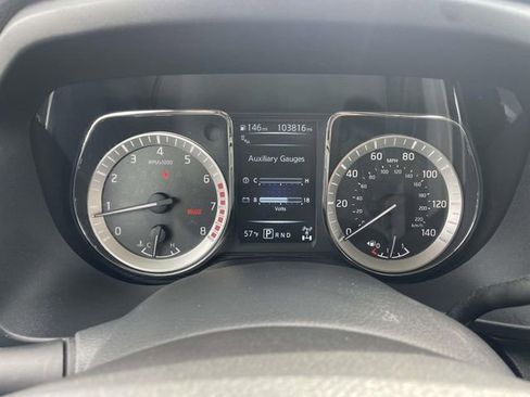 Used 2017 Nissan Titan SL AWD/4WD image 16