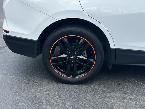 Certified 2020 Chevrolet Equinox LT w/ Sport Edition FWD image 17