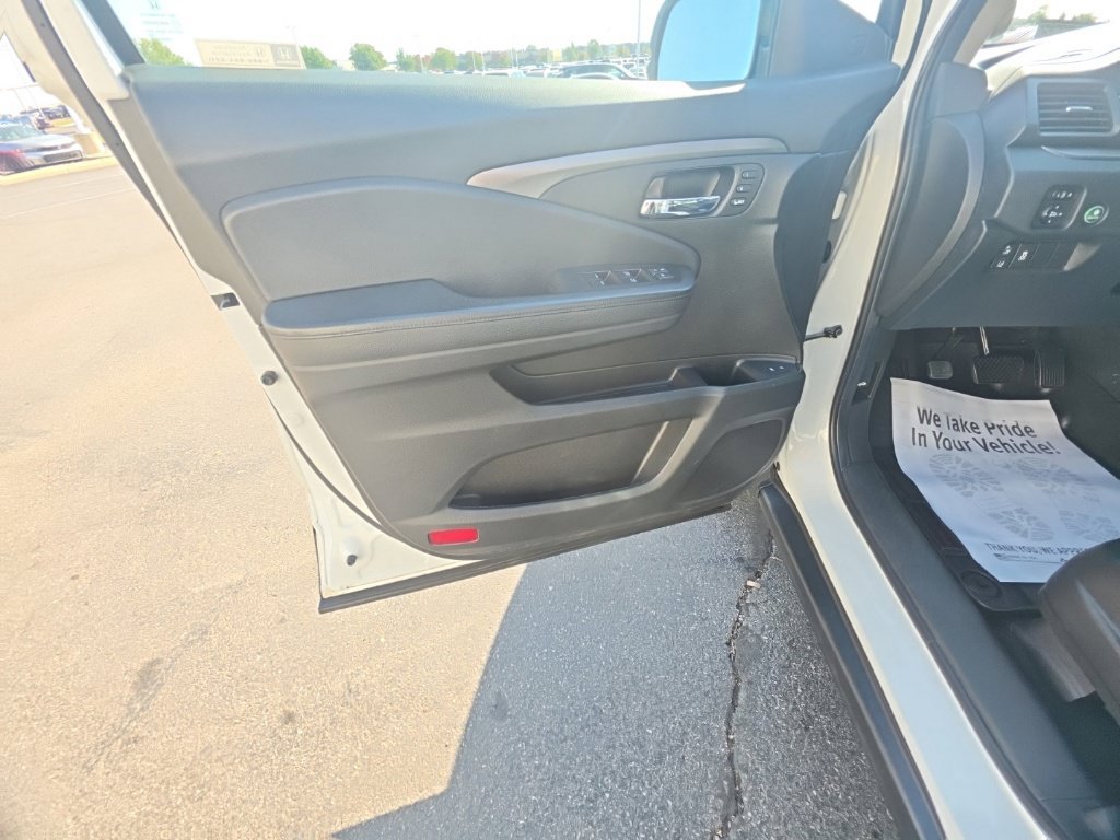 Used 2021 Honda Pilot Special Edition image 13