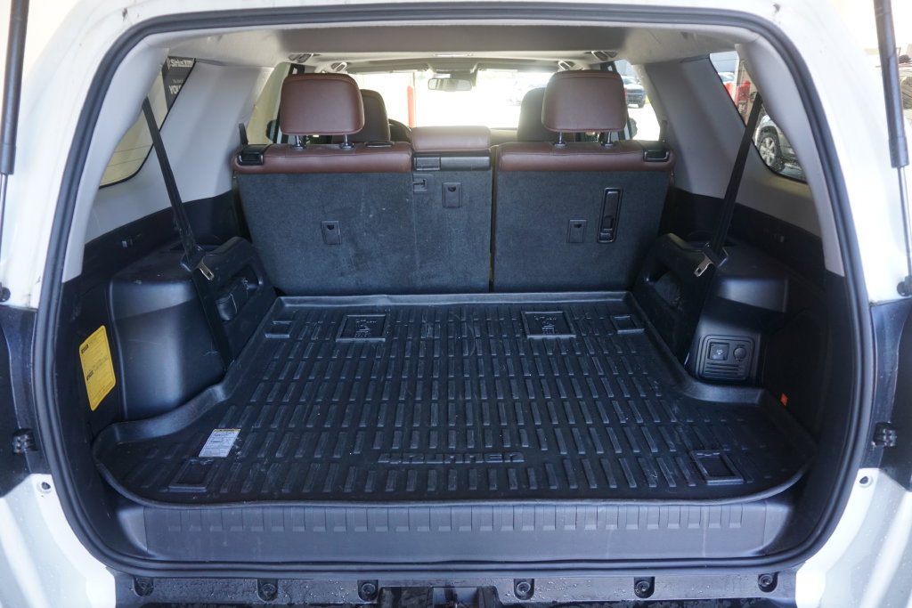 Used 2023 Toyota 4Runner Limited AWD/4WD image 19