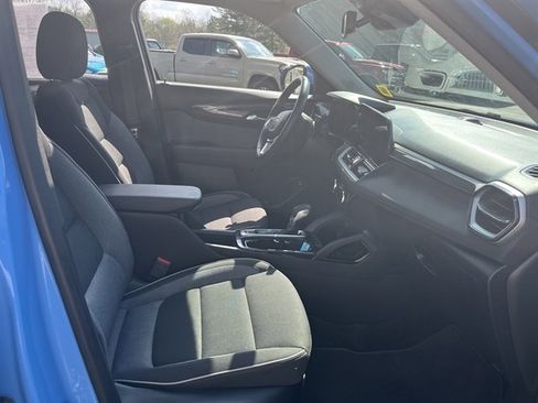 Used 2024 Chevrolet TrailBlazer LT w/ Convenience Package AWD/4WD image 34