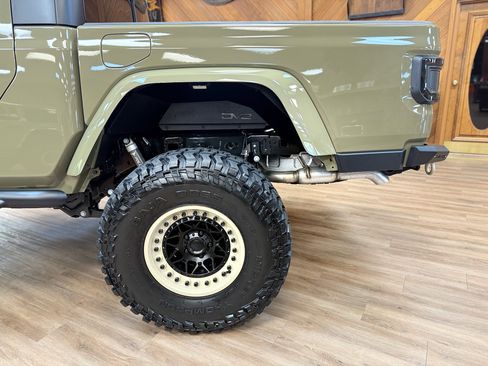 New 2025 Jeep Gladiator Willys image 10