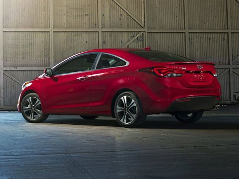 Used 2014 Hyundai Elantra w/ Option Group 2 FWD image 1