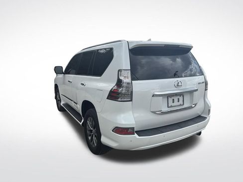 Used 2016 Lexus GX 460 Luxury w/ Preferred Accessory Package image 3