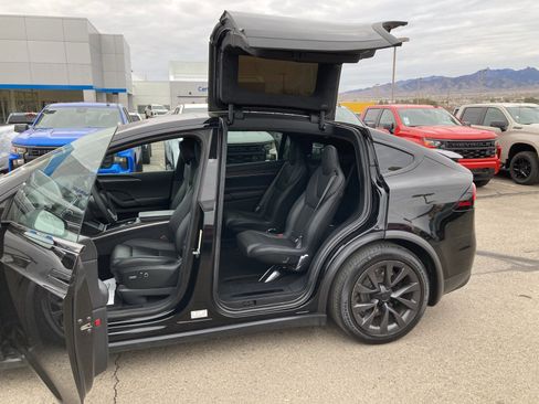 Used 2024 Tesla Model X image 24