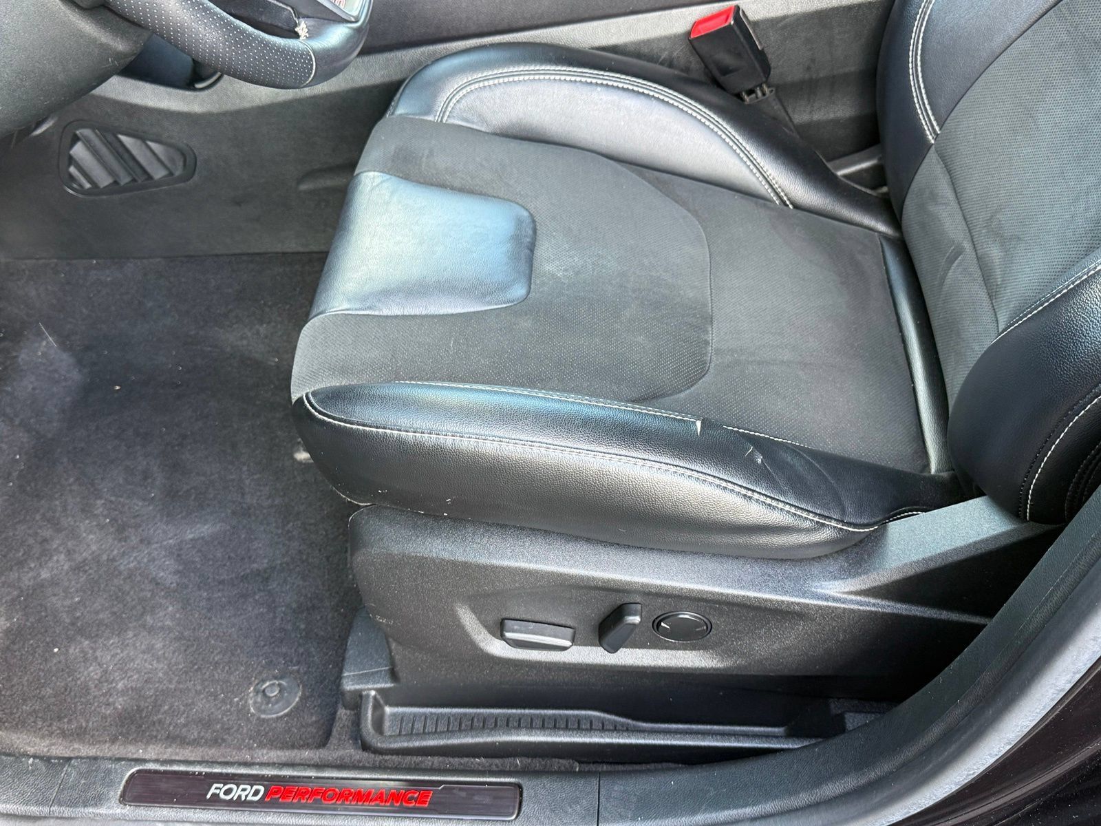 Used 2023 Ford Edge ST AWD/4WD image 36