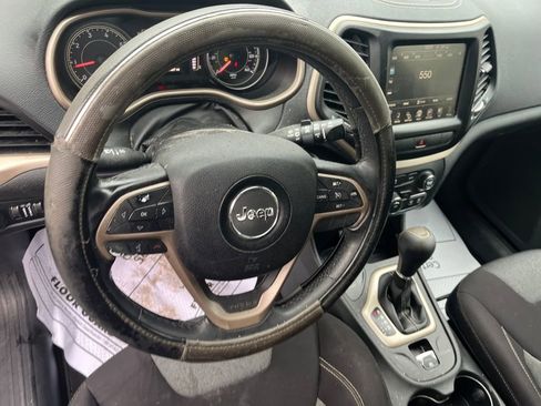 Used 2014 Jeep Cherokee Latitude image 10