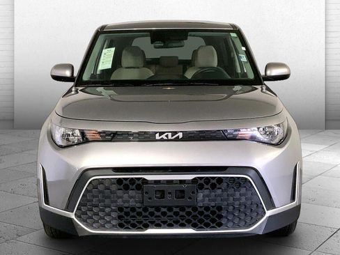 Used 2025 Kia Soul LX w/ LX Technology Package FWD image 2