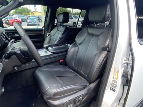 Used 2024 Jeep Wagoneer Series II w/ Flexible Seating Group RWD image 14