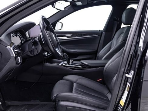 Used 2019 BMW 530i xDrive image 10