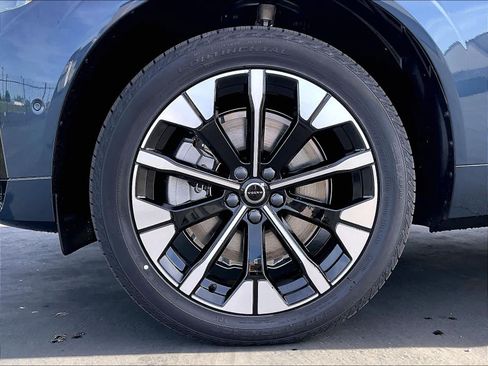 New 2026 Volvo XC60 T8 Plus w/ Climate Package PRO AWD/4WD image 14