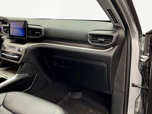 Used 2023 Ford Explorer XLT w/ Equipment Group 202A image 17