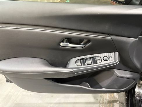 Used 2025 Nissan Sentra SV FWD image 9
