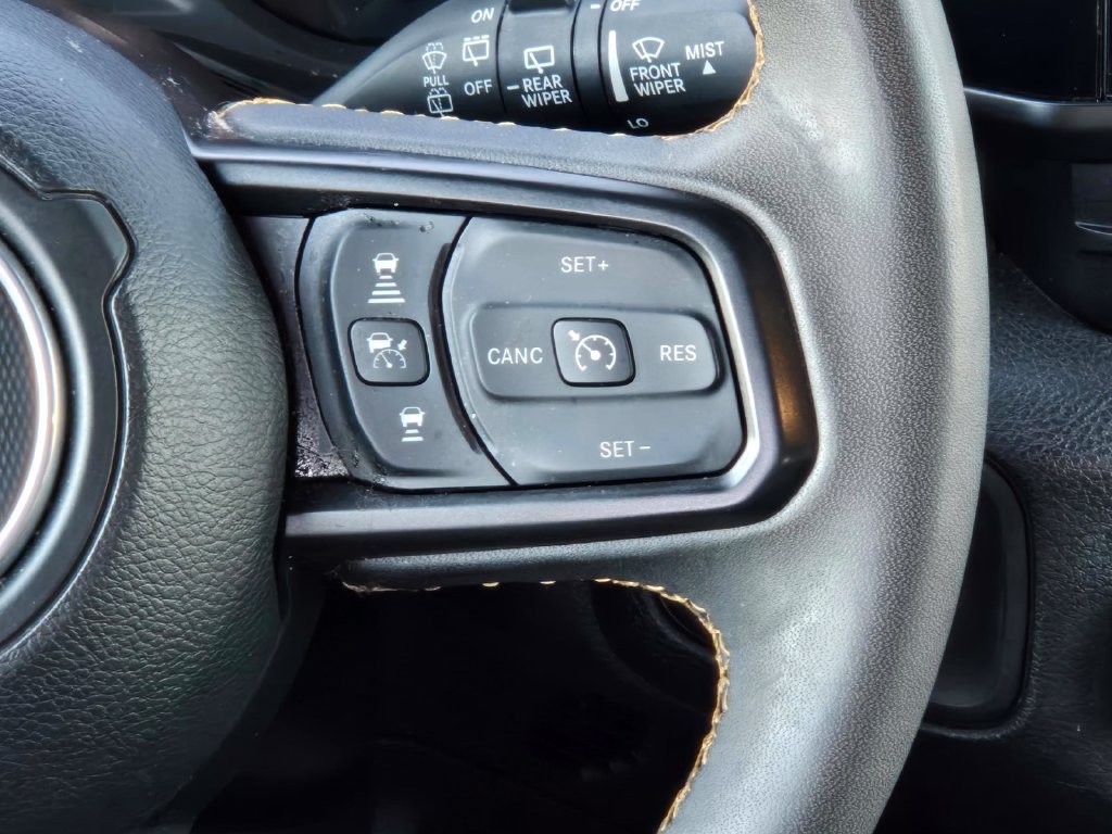 Used 2024 Jeep Wrangler Unlimited AWD/4WD image 16