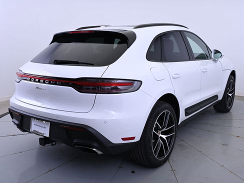 Certified 2025 Porsche Macan image 7