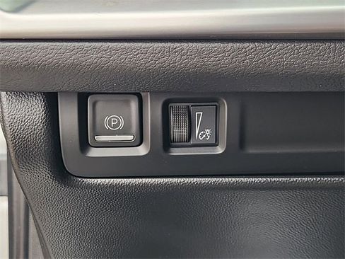 Used 2024 Cadillac XT4 Premium Luxury image 21