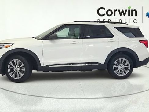 Used 2023 Ford Explorer XLT w/ Equipment Group 202A AWD/4WD image 2
