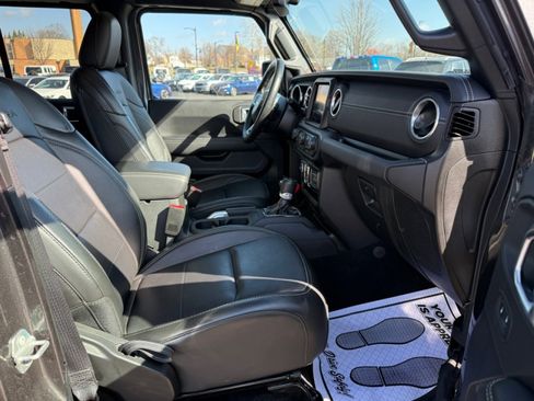 Used 2022 Jeep Wrangler Unlimited Sahara w/ Cold Weather Group image 25