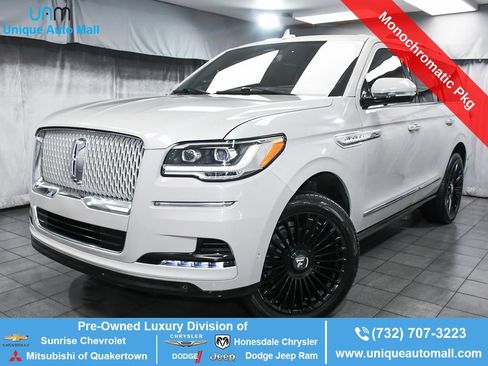Used 2023 Lincoln Navigator Reserve AWD/4WD image 1