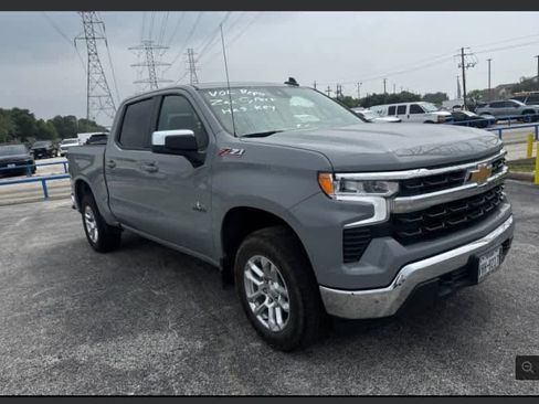 Used 2024 Chevrolet Silverado 1500 LT w/ Z71 Off-Road Package AWD/4WD image 13