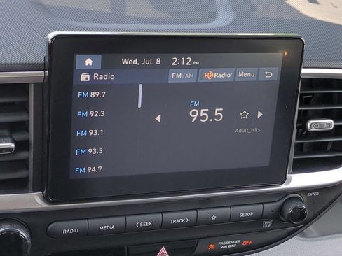 Used 2025 Hyundai Venue SEL FWD image 19