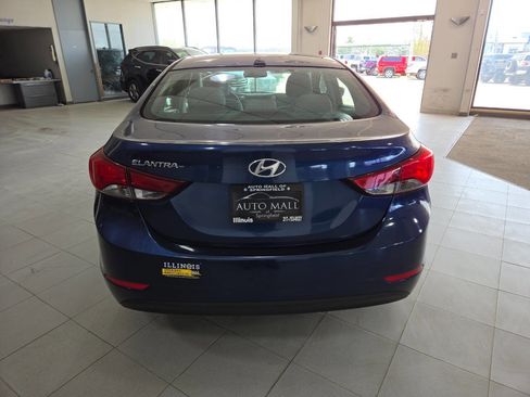 Used 2016 Hyundai Elantra SE w/ Option Group 02 FWD image 6