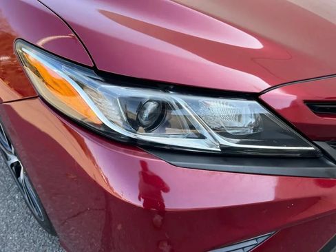 Used 2018 Toyota Camry SE w/ Convenience Package FWD image 32