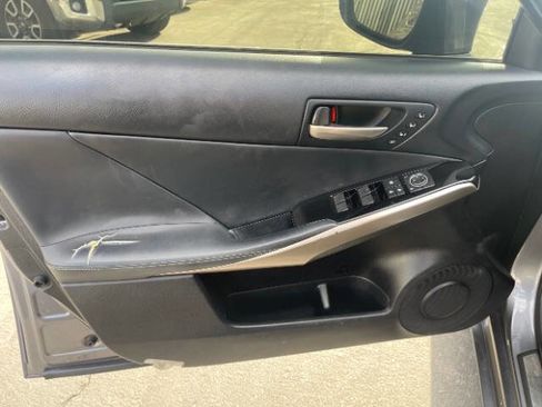 Used 2019 Lexus IS 300 w/ Navigation Package RWD image 9